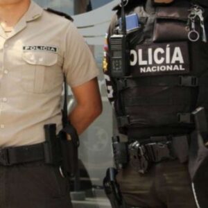 Ecuador sanciona el uso fraudulento de uniformes policiales y militares